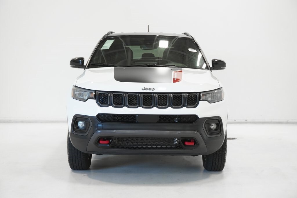 2024 Jeep Compass Trailhawk photo 3