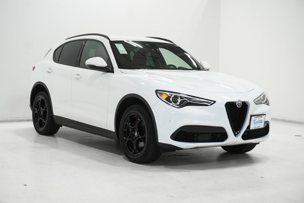 2022 Alfa Romeo Stelvio Sprint photo 4