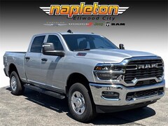 2026 Ram 2500 TRADESMAN CREW CAB 4X4 6'4 BOX Pickup