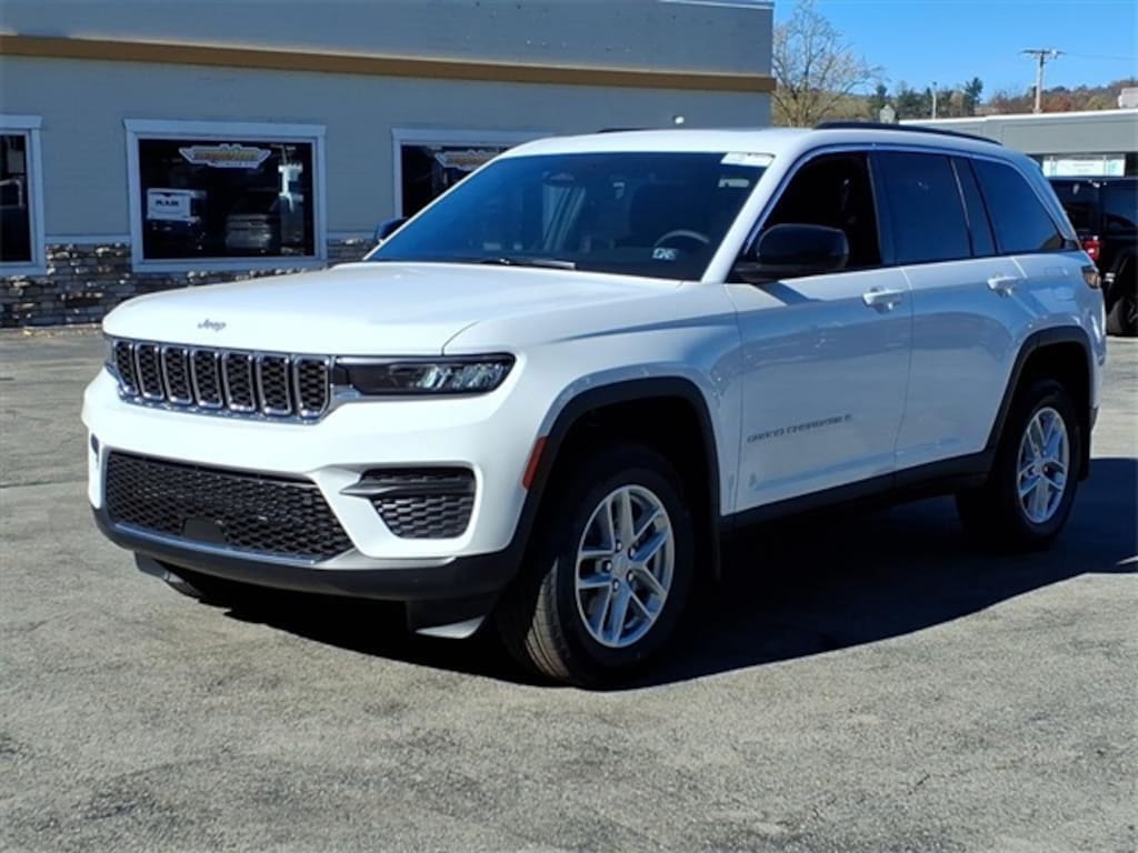 New 2025 Jeep Grand Cherokee LAREDO X 4X4 Sport Utility