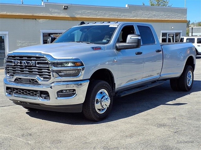 2026 Ram 3500 Tradesman photo 3