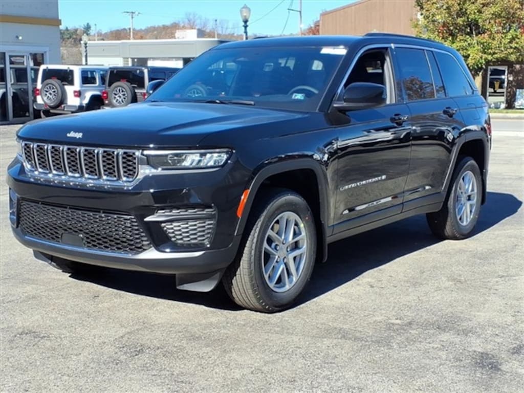 New 2025 Jeep Grand Cherokee LAREDO X 4X4 Sport Utility