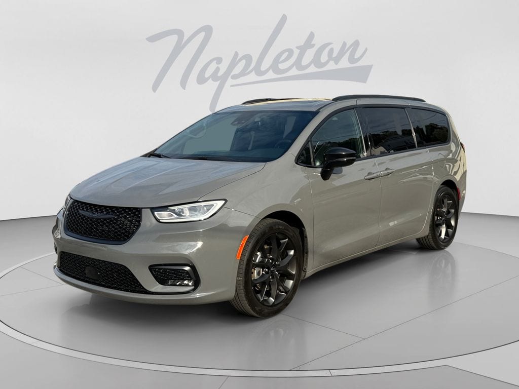 Used 2025 Chrysler Pacifica Limited Van Passenger Van