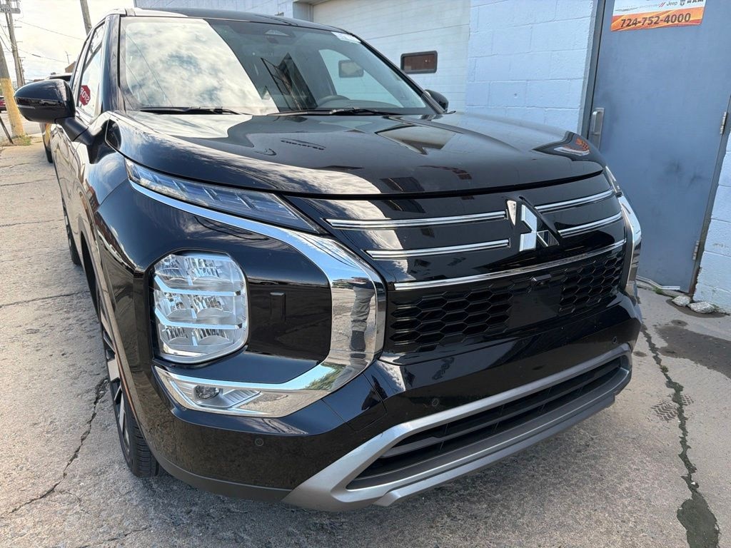 Certified 2025 Mitsubishi Outlander SUV
