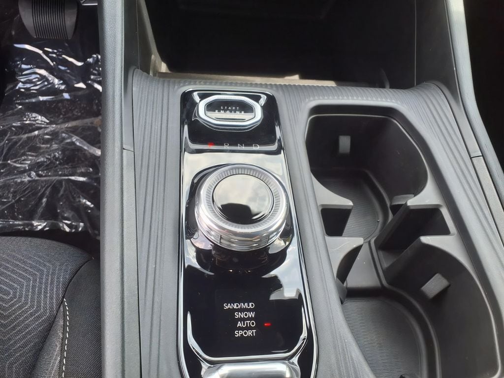 2026 Jeep Cherokee Laredo - Photo 13
