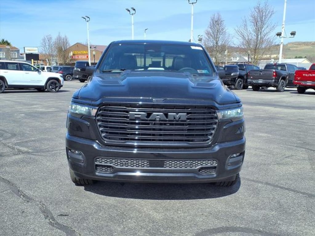 New 2026 Ram 1500 LARAMIE CREW CAB 4X4 5'7 BOX Pickup