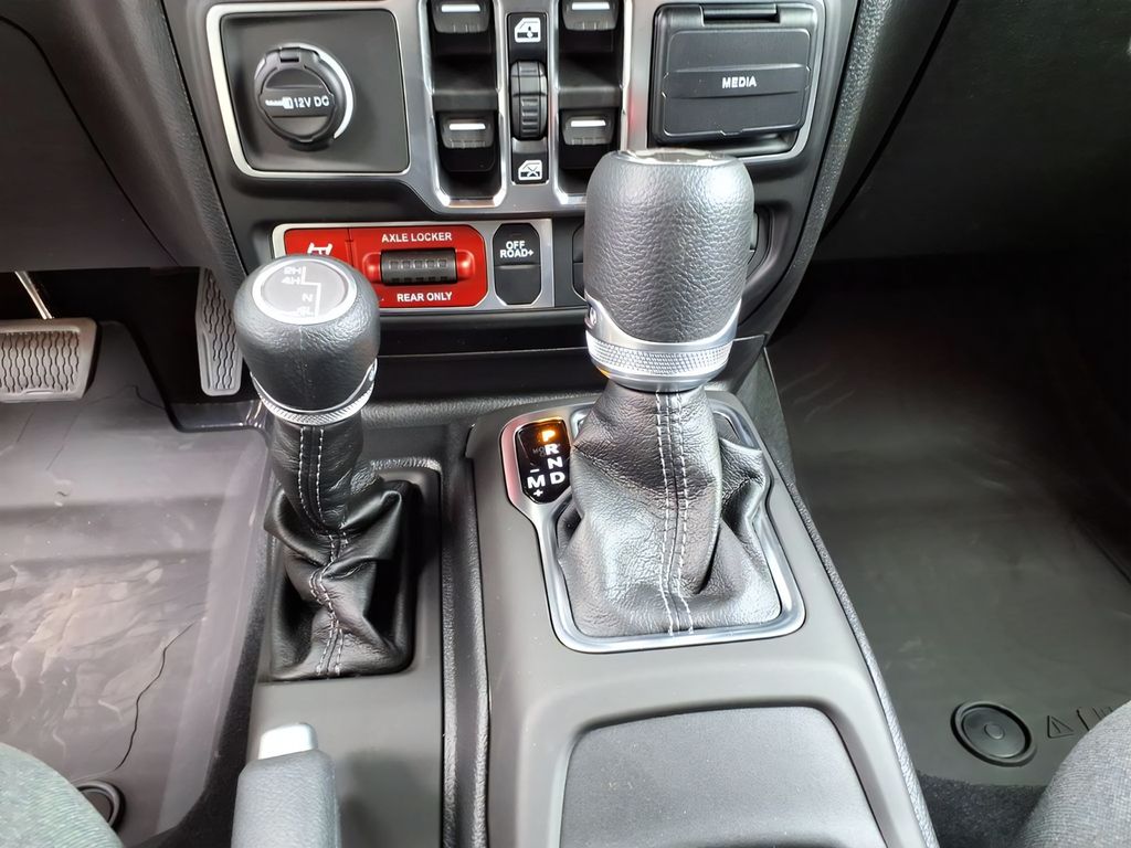 2026 Jeep Wrangler 4-Door Willys - Photo 13