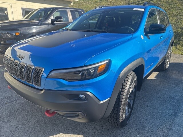 2022 Jeep Cherokee Trailhawk photo 2