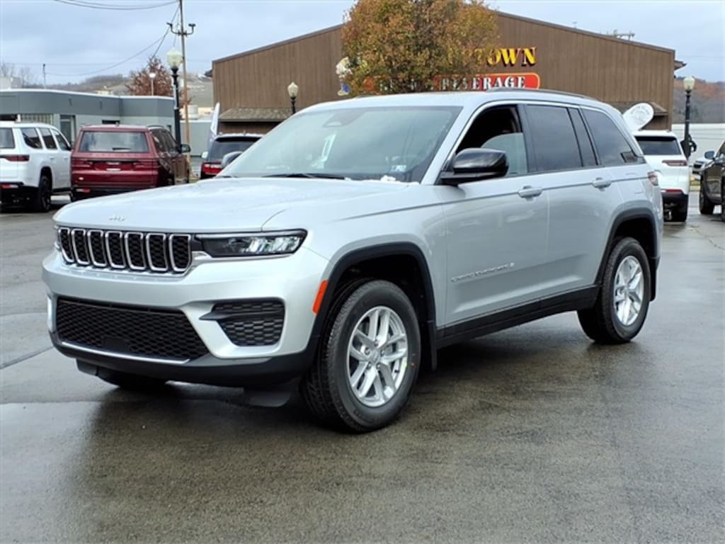 New 2025 Jeep Grand Cherokee LAREDO X 4X4 Sport Utility