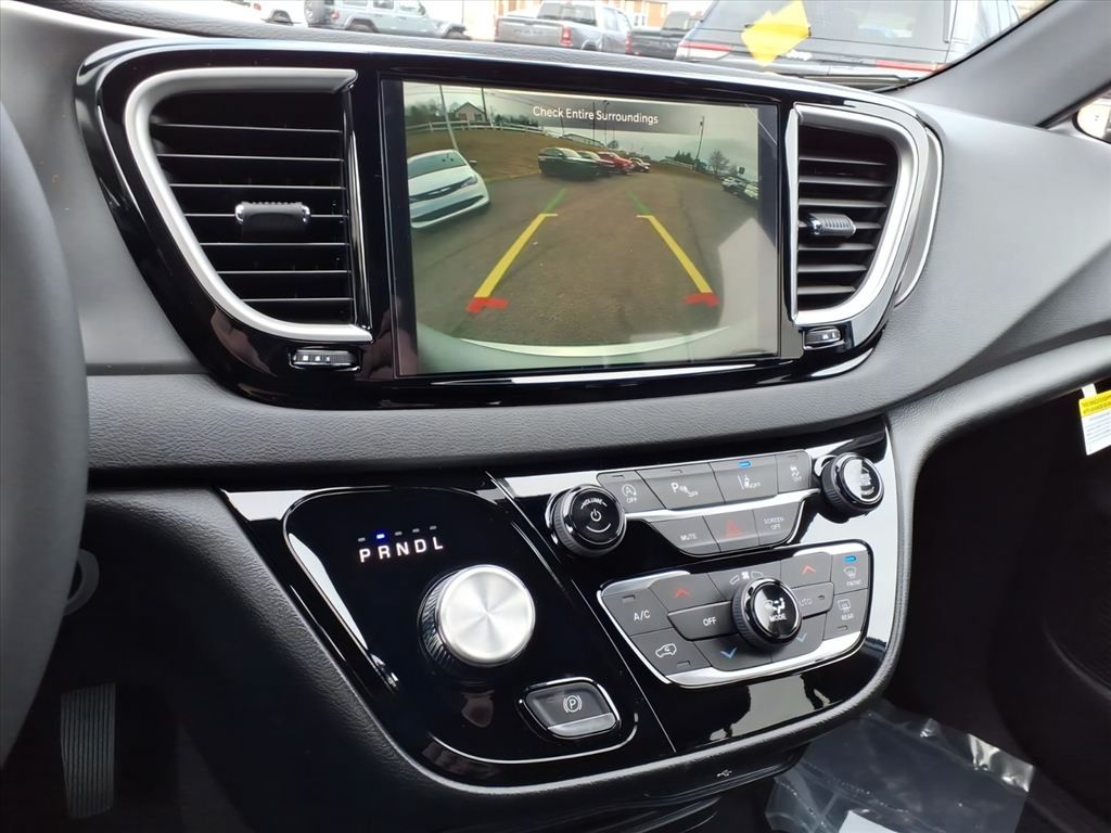 2026 Chrysler Voyager LX - Photo 21