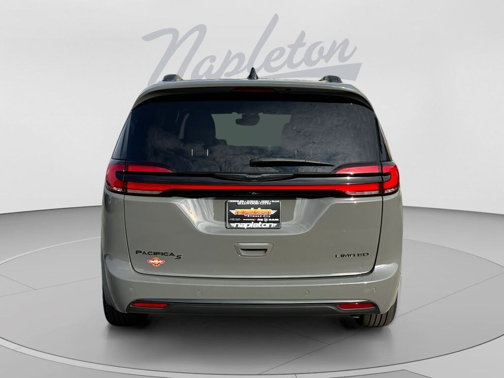 Used 2025 Chrysler Pacifica Limited Van Passenger Van