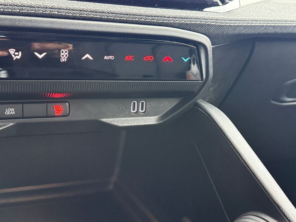 2026 Jeep Cherokee Laredo - Photo 19