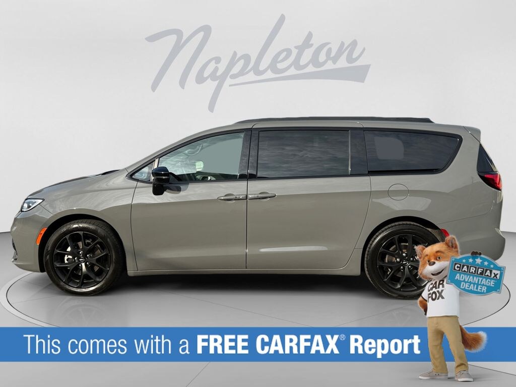 Used 2025 Chrysler Pacifica Limited Van Passenger Van