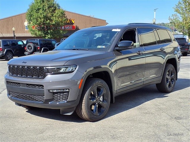 2025 Jeep Grand Cherokee Limited photo 3