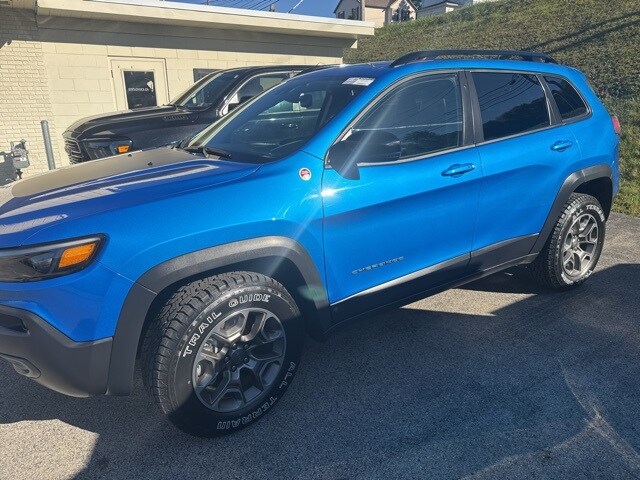 2022 Jeep Cherokee Trailhawk photo 3