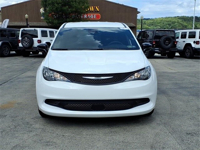 2026 Chrysler Voyager LX photo 2