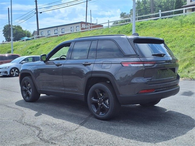 2025 Jeep Grand Cherokee Limited photo 4