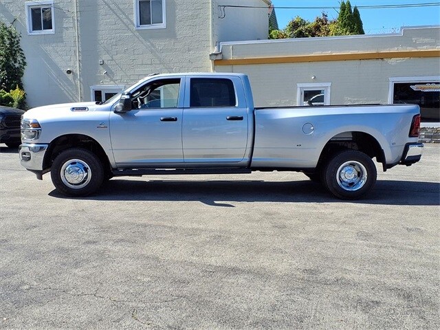 2026 Ram 3500 Tradesman photo 4