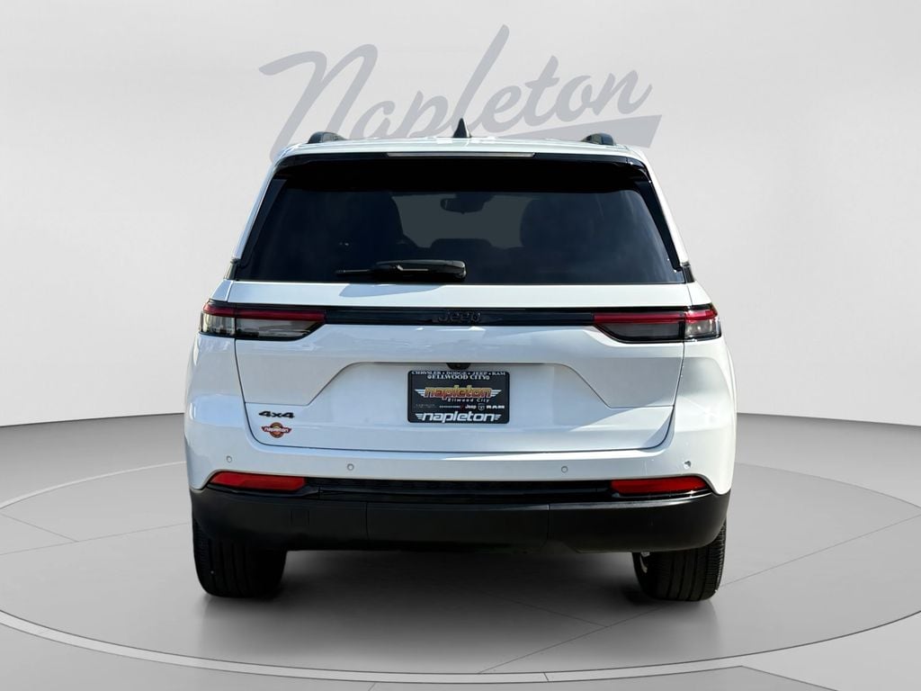 Certified 2024 Jeep Grand Cherokee Laredo SUV