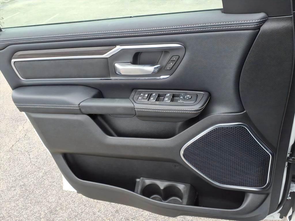 2026 RAM 1500 Laramie - Photo 15