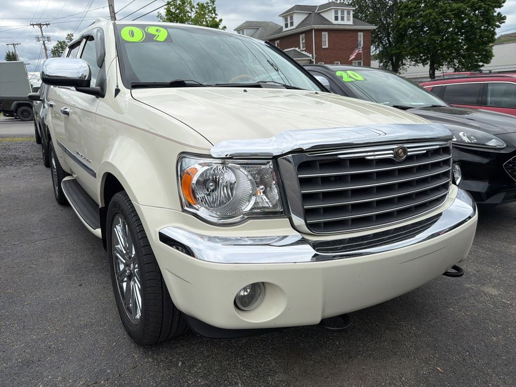 2009 Chrysler Aspen Limited 4x4's photo