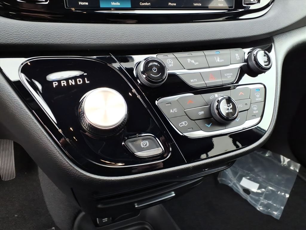 2026 Chrysler Voyager LX - Photo 19