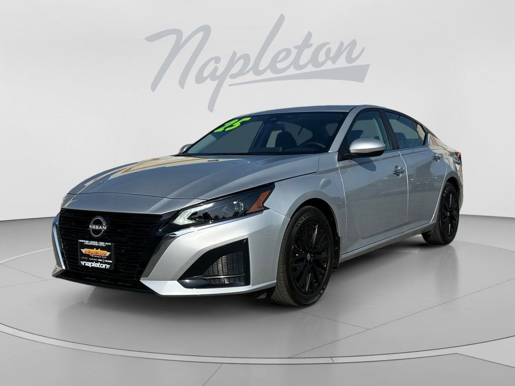 Used 2025 Nissan Altima SV Sedan