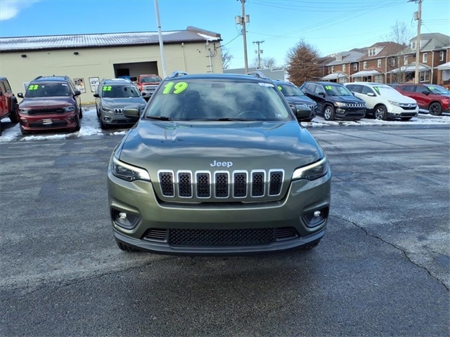 Used 2019 Jeep Cherokee Latitude Plus with VIN 1C4PJMLN1KD152455 for sale in Ellwood City, PA