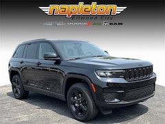 2025 Jeep Grand Cherokee LAREDO X 4X4 Sport Utility