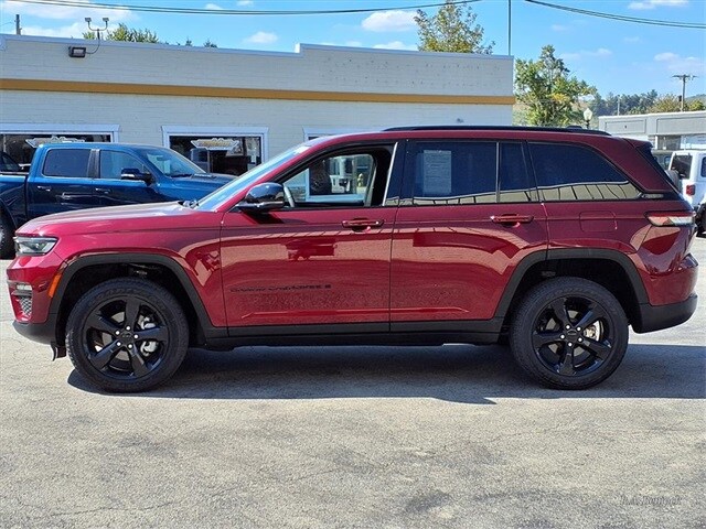 2024 Jeep Grand Cherokee Limited photo 3