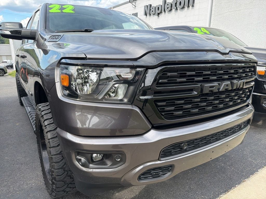 2022 RAM 1500 Big Horn/Lone Star 4x4 Crew Cab 5'7's photo
