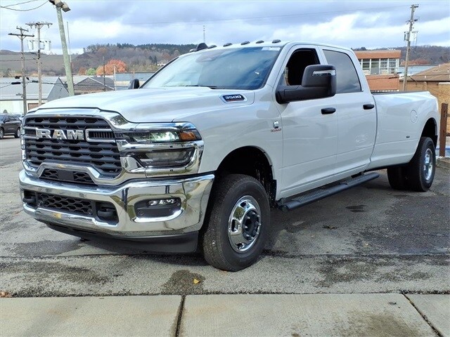 2026 Ram 3500 Tradesman photo 3