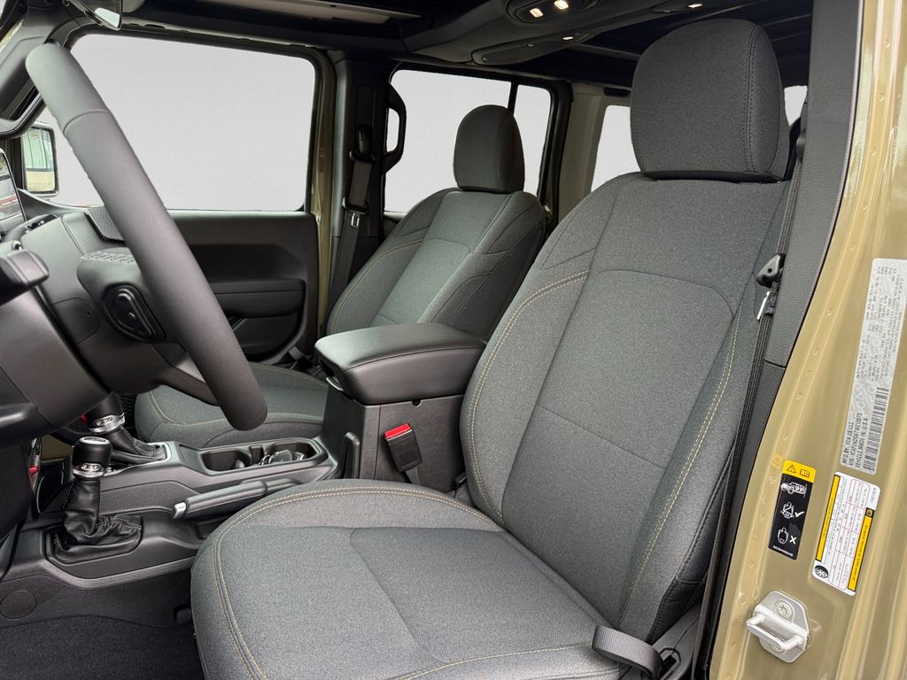 2026 Jeep Wrangler 4-Door Willys - Photo 11