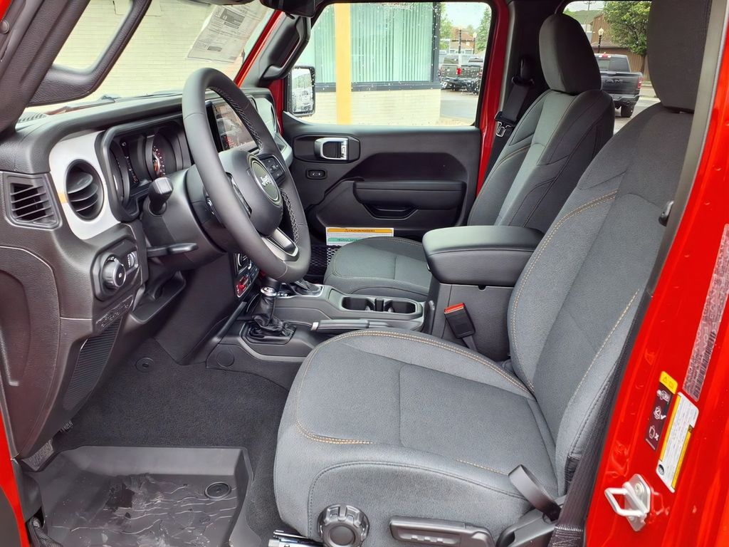 2026 Jeep Wrangler 4-Door Willys - Photo 11