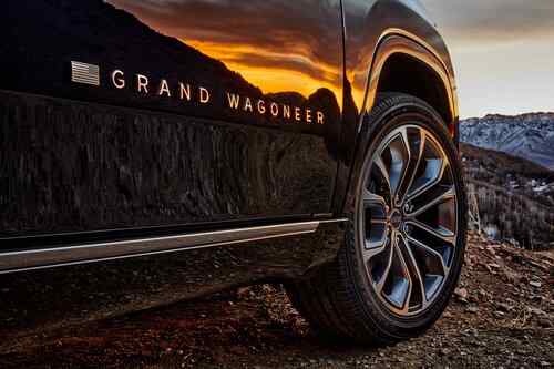 Grand Wagoneer Performance features