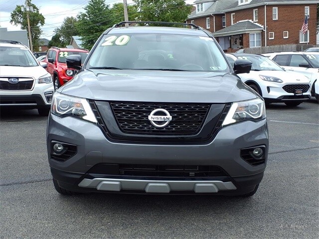 2020 Nissan Pathfinder SL photo 2