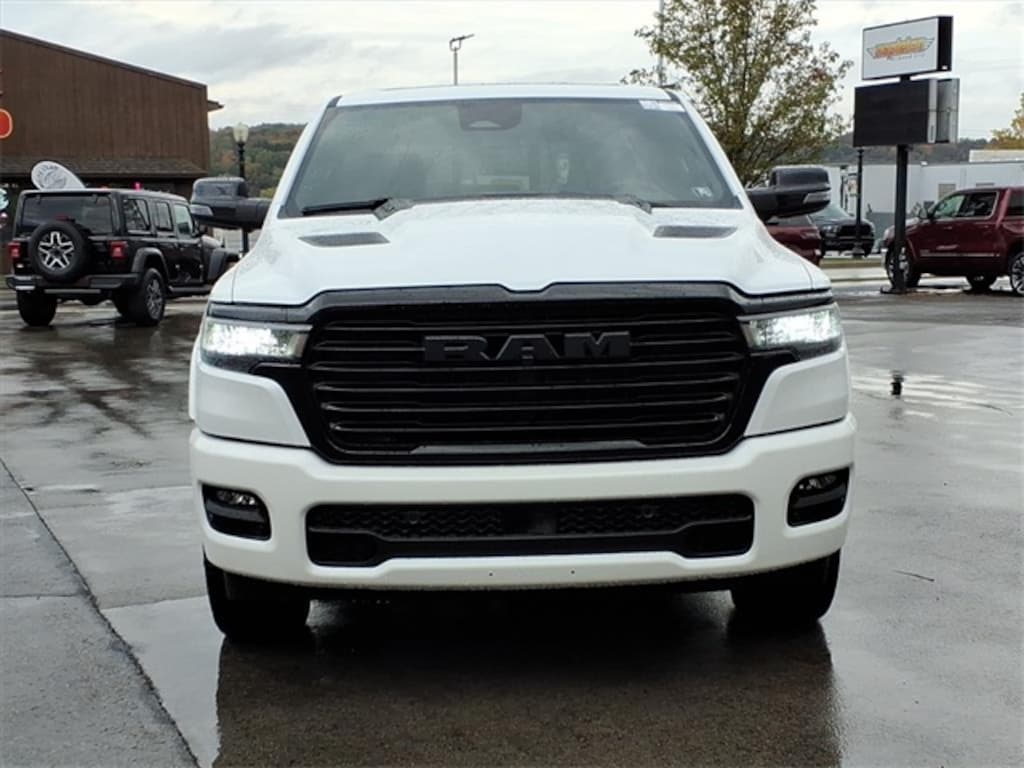 New 2026 Ram 1500 LARAMIE CREW CAB 4X4 5'7 BOX Pickup