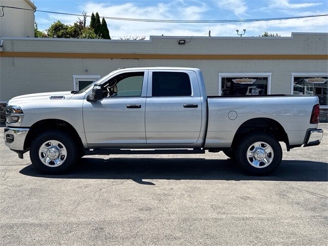 2026 Ram 2500 Tradesman photo 4