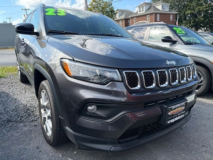 2023 Jeep Compass Latitude Lux SUV