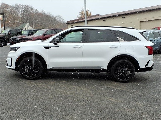 2022 Kia Sorento SX photo 3
