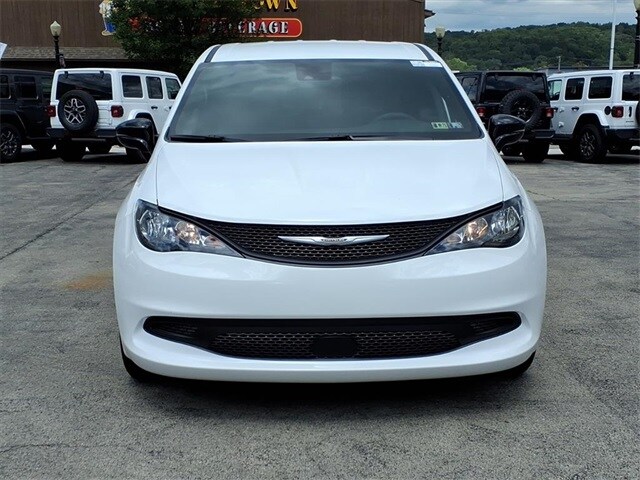 2026 Chrysler Voyager LX photo 2