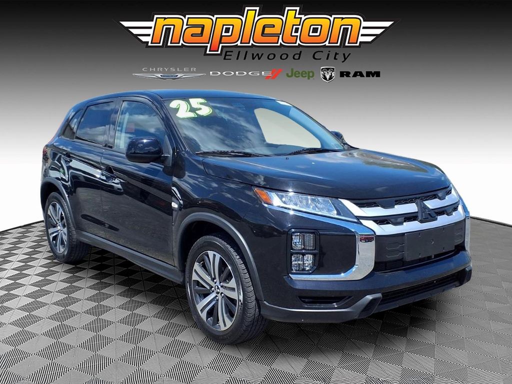 2025 Mitsubishi Outlander Sport's photo