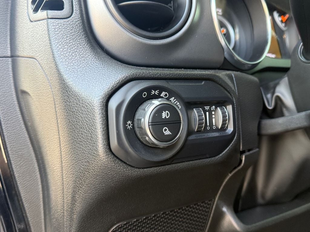 2022 Jeep Gladiator WILLYS - Photo 24