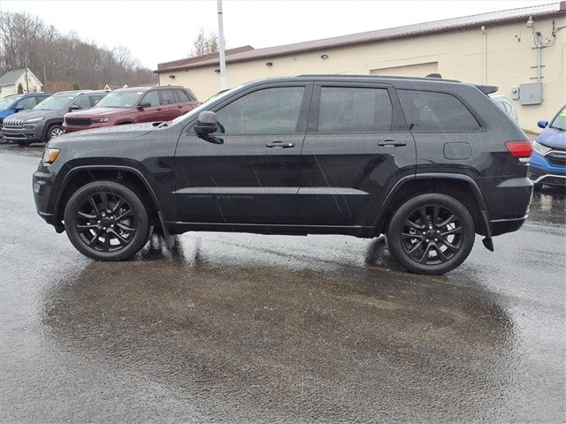 2021 Jeep Grand Cherokee Laredo X photo 4
