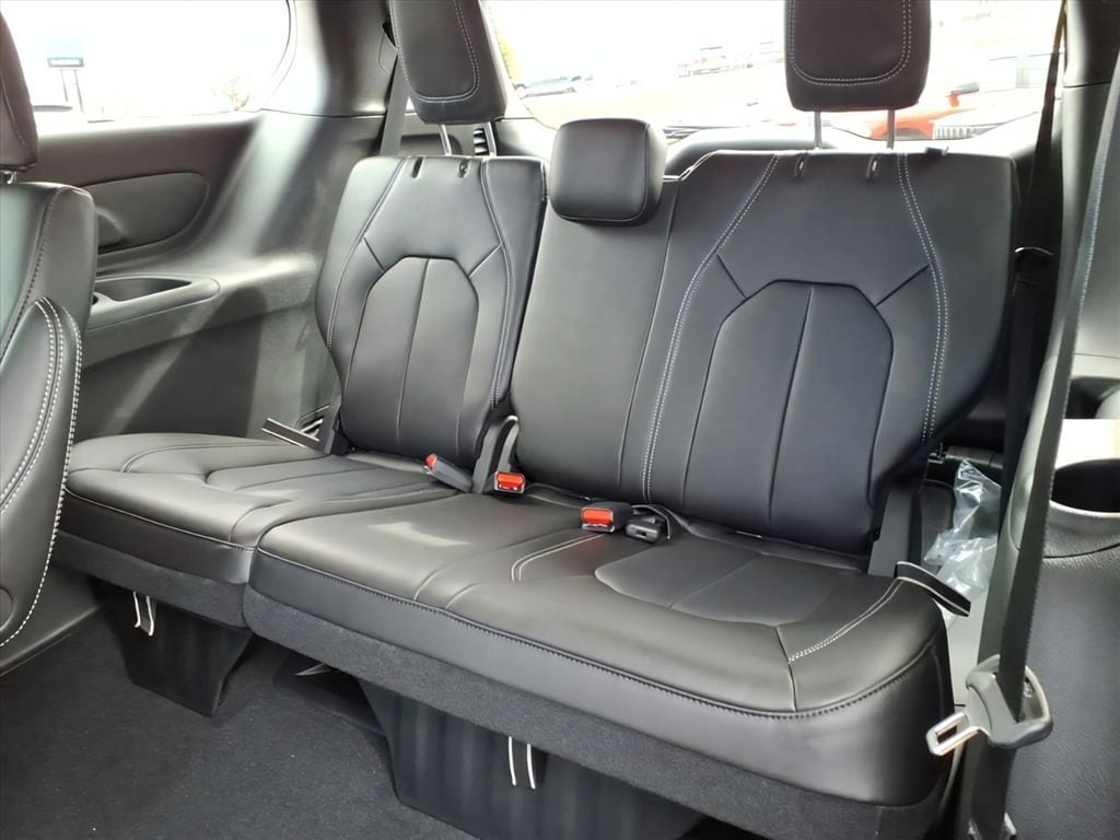 2026 Chrysler Voyager LX - Photo 10