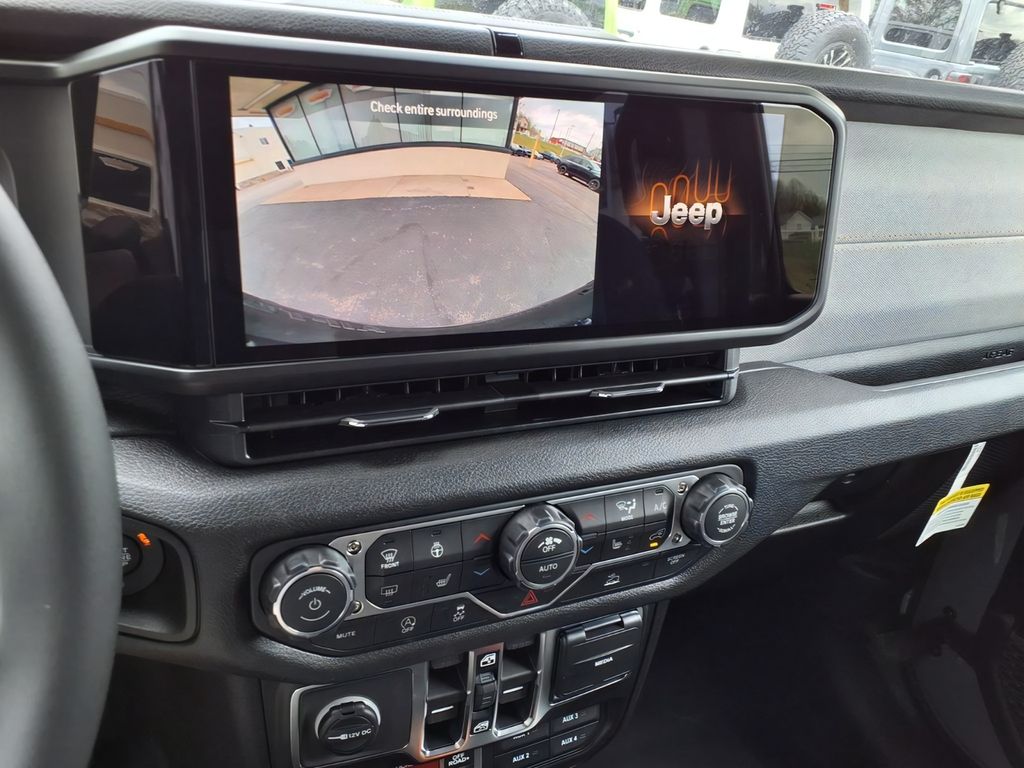 2026 Jeep Wrangler 4-Door Willys - Photo 18