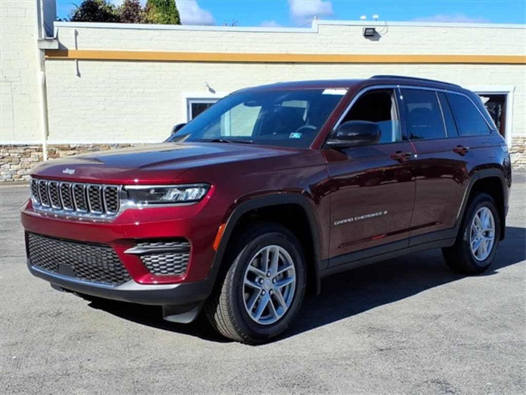 New 2025 Jeep Grand Cherokee LAREDO X 4X4 Sport Utility
