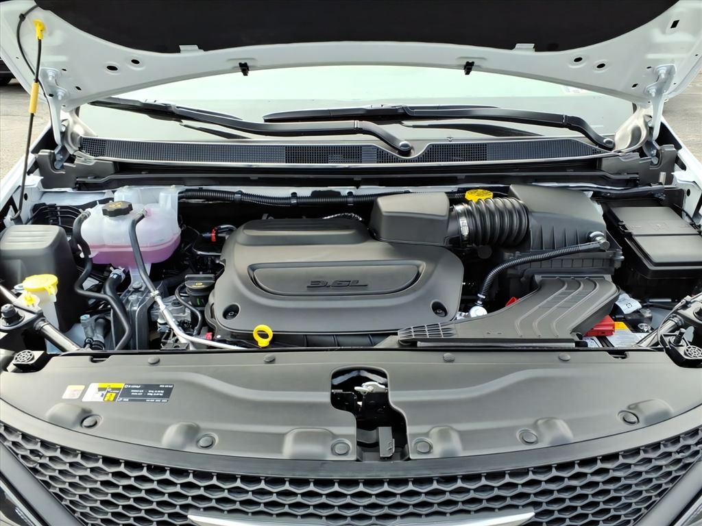 2026 Chrysler Voyager LX - Photo 12