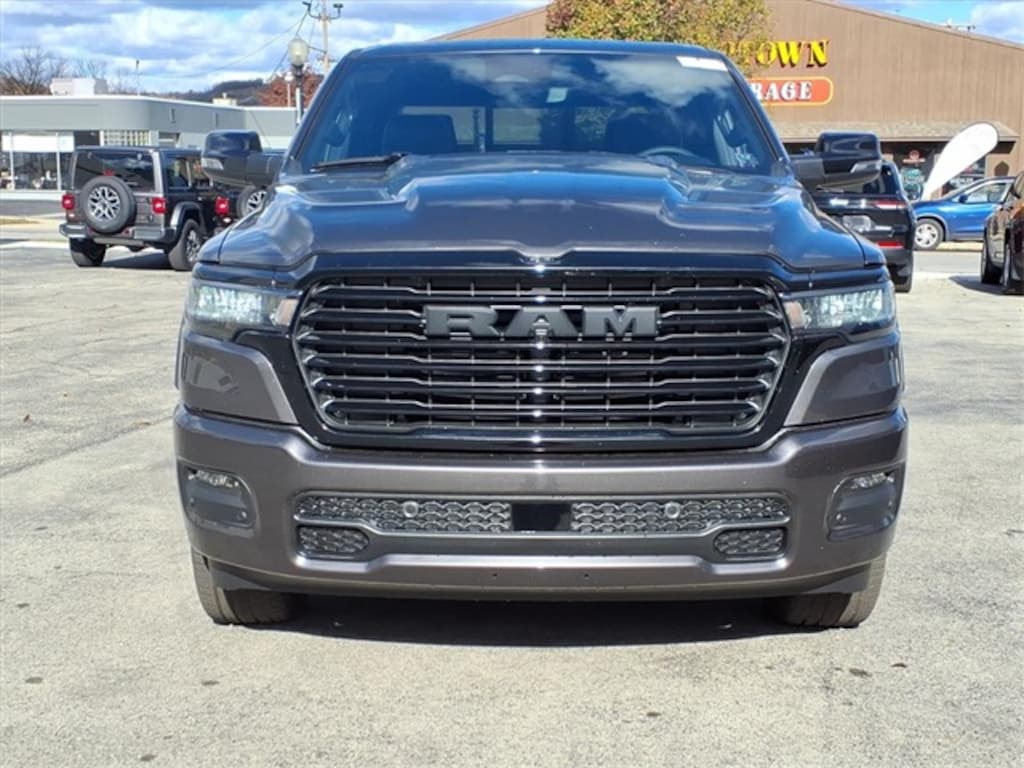 New 2026 Ram 1500 LARAMIE CREW CAB 4X4 5'7 BOX Pickup