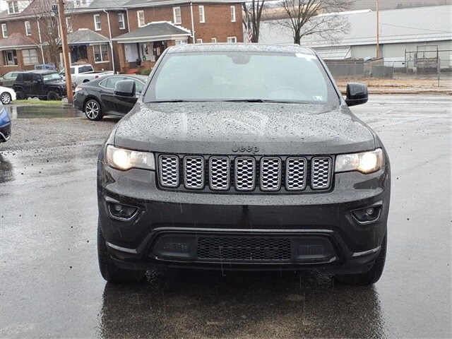 2021 Jeep Grand Cherokee Laredo X photo 2